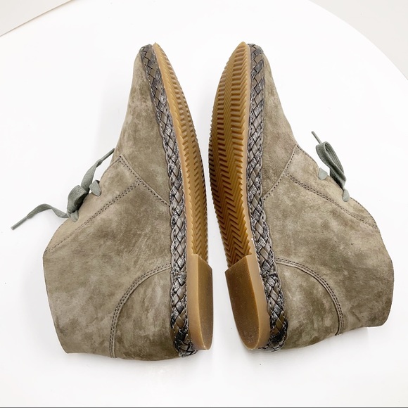 {Aetrex} Addison Suede Lace-Up Sneaker Booties - Picture 11 of 16